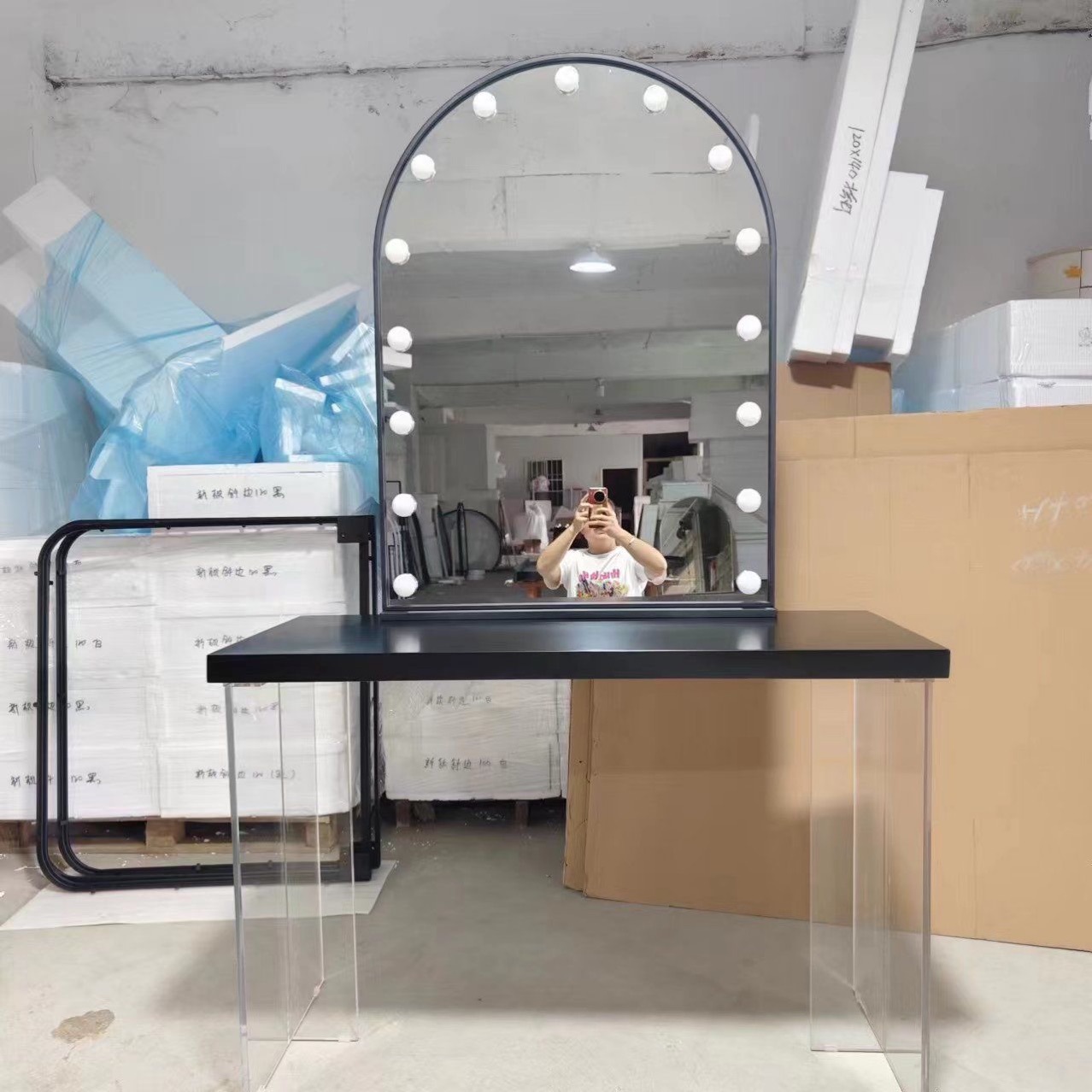 Makeup Vanity Table with Lamp  – Beauty And Makeup Studio recenzja i cena