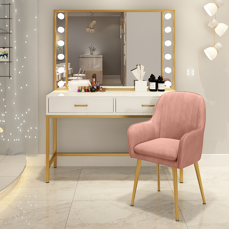 Makeup table Photo studio Make – Beauty And Makeup Studio recenzja i cena