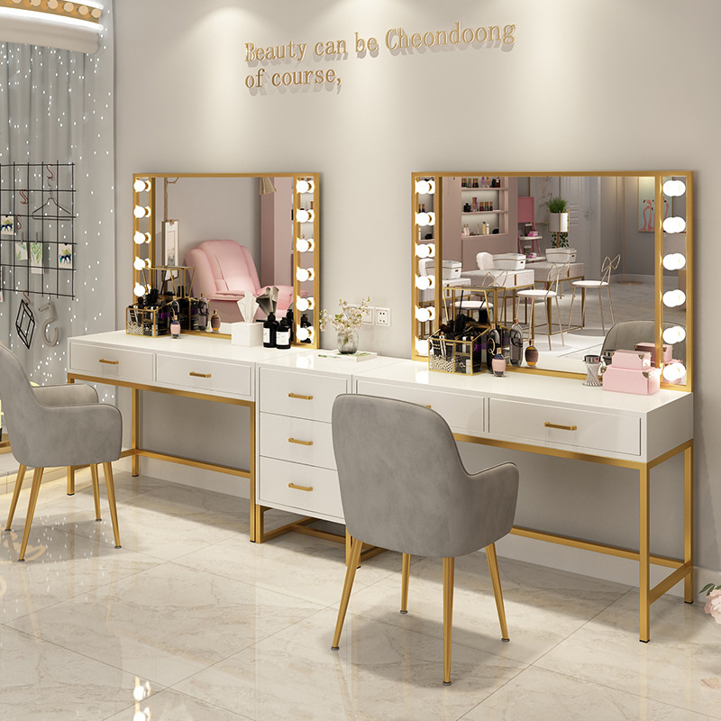 Makeup table Photo studio Make – Beauty And Makeup Studio recenzja i cena
