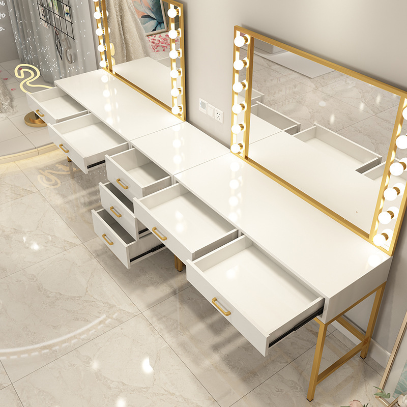 Makeup table Photo studio Make – Beauty And Makeup Studio recenzja i cena