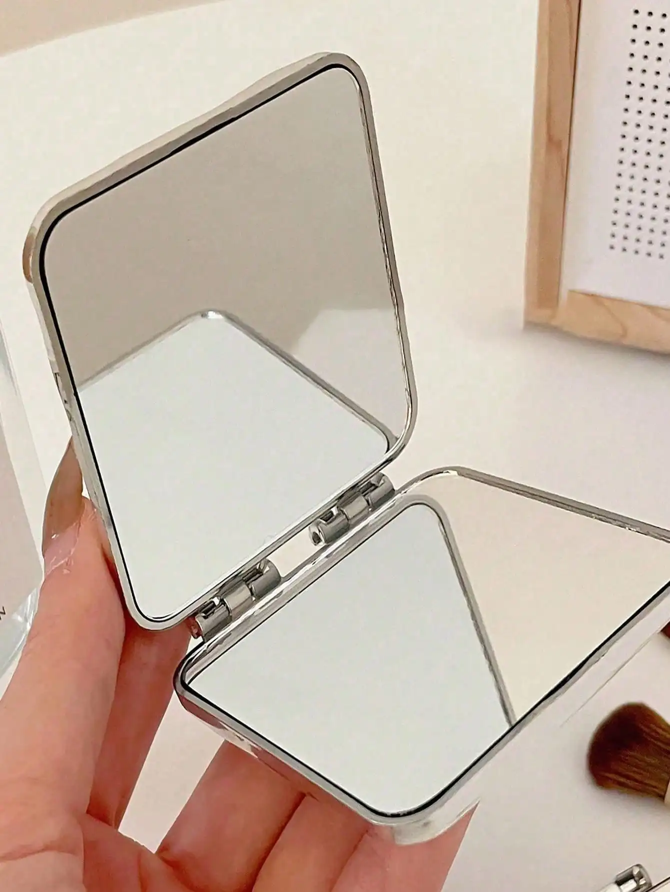 Portable Folding Makeup Mirror – Makeup Beauty Y2K Style recenzja i cena